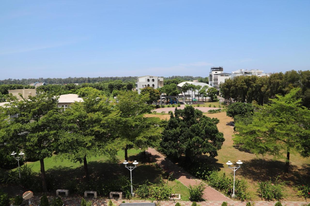 Отель Tainan Julie'S Garden 峰情文旅 Аньпин Экстерьер фото